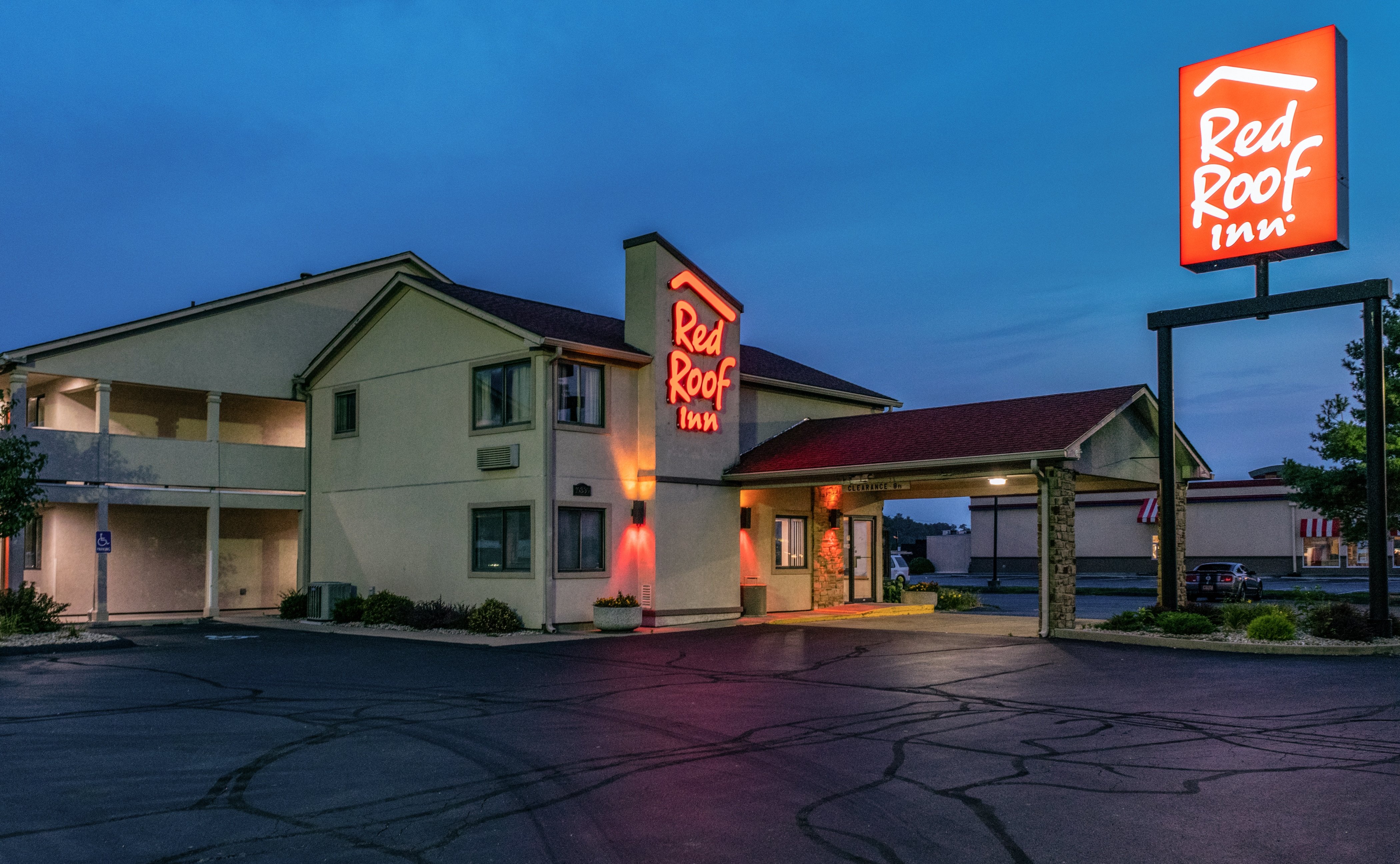 Red Roof Inn Columbus - Taylorsville 6/25