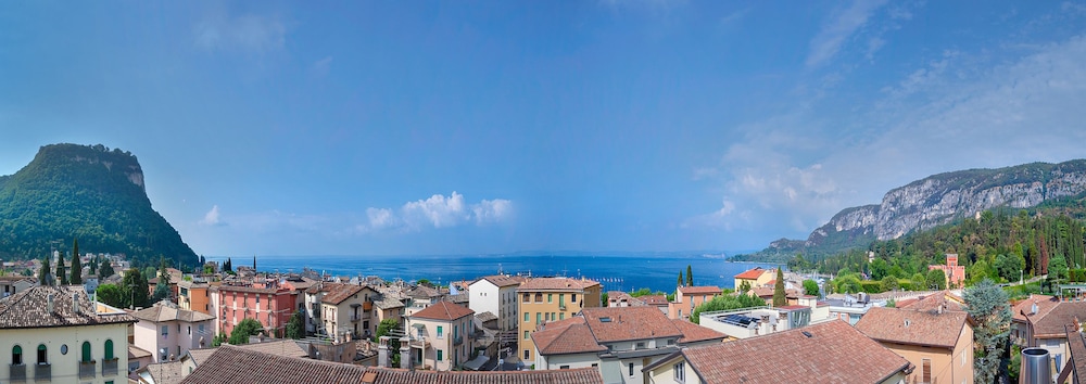 Sky Pool Hotel Sole Garda 60/68