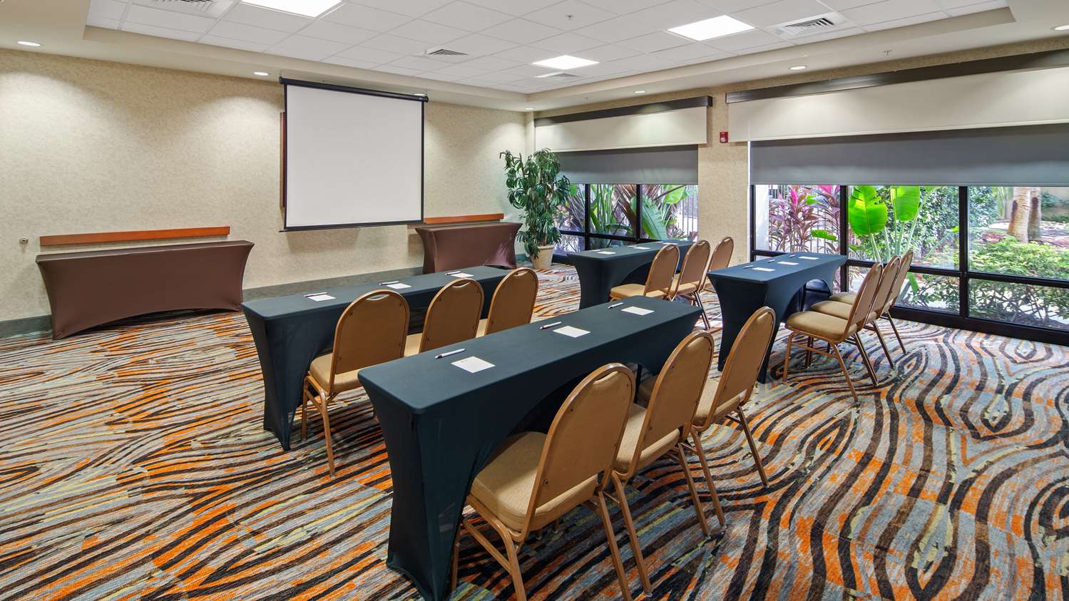 Best Western Plus Kendall Hotel & Suites 14/16