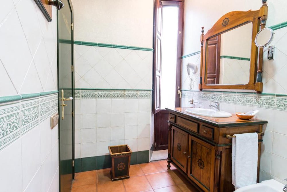 Plaza Nueva Hotel 12/67
