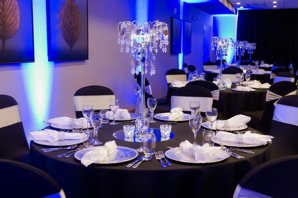 Holiday Inn Express Suites Trois Rivieres Ouest 48/72