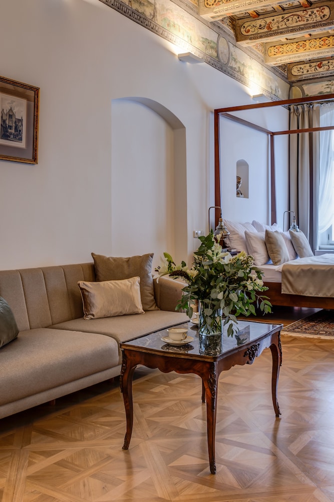 Hostel Santini Prague 30/50