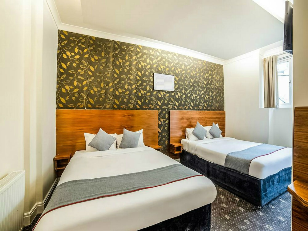 DELUXE, TWIN BEDS