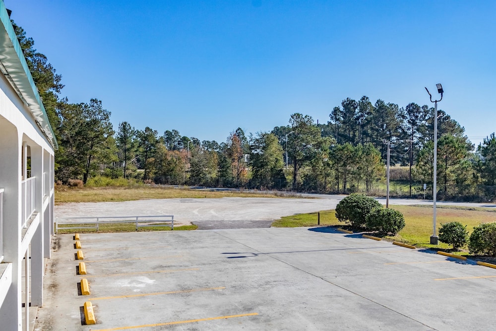 Motel6 Walterboro, SC 32/37
