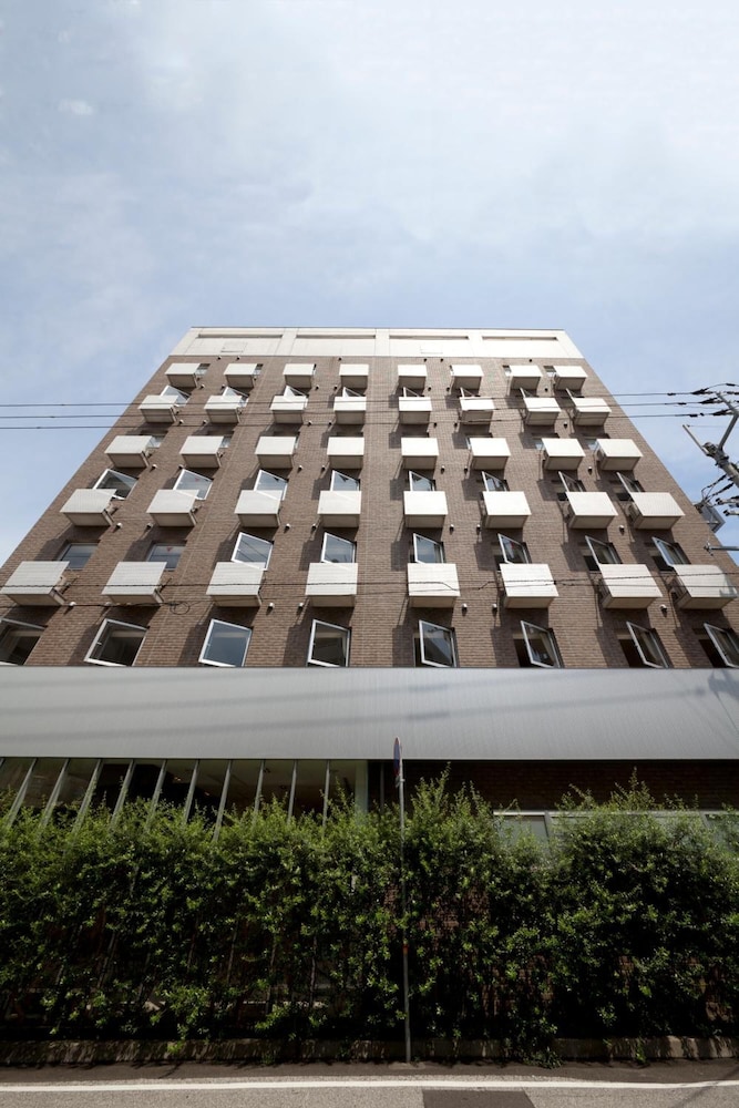 7days Hotel Plus 4/48