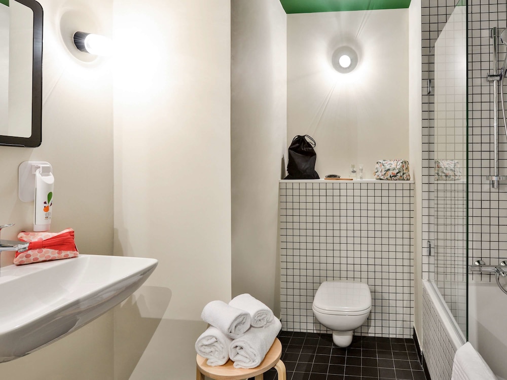 Ibis Styles Lyon Meyzieu Arena Stadium 12/63