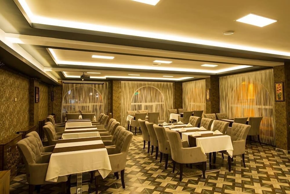 Kars-i Sirin Hotel 16/19