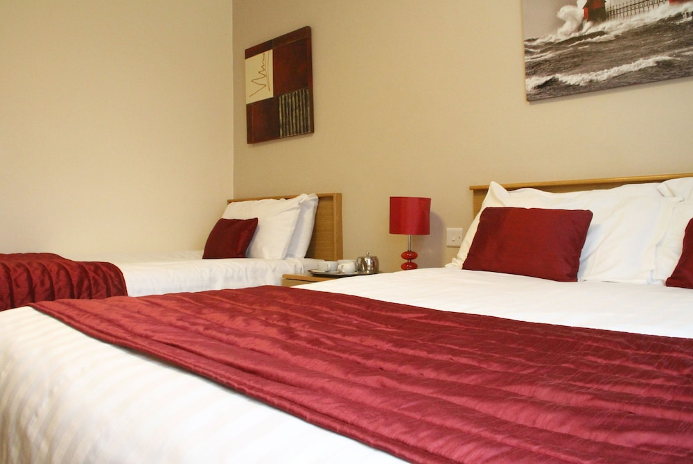 Exeter Court Hotel 28/66