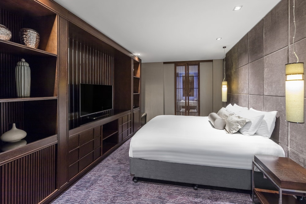 EXECUTIVE, STUDIO, SUITE
