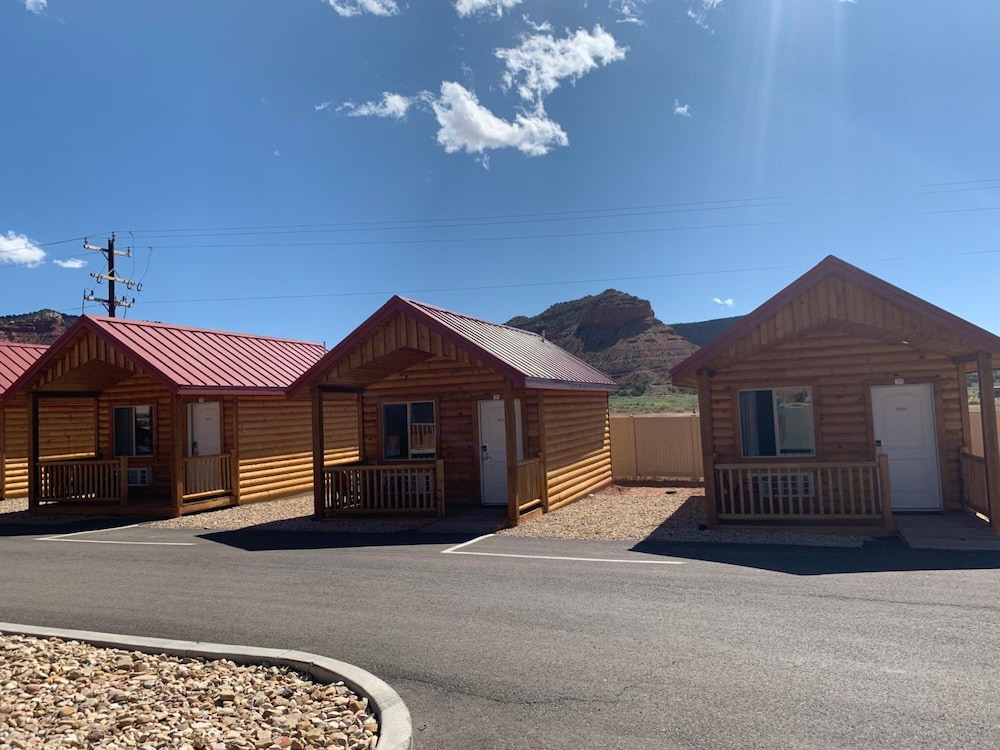 Red Canyon Cabins 15/18