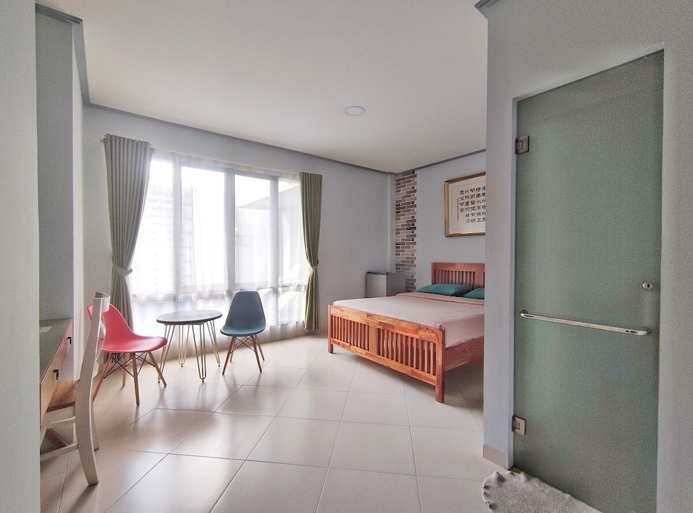Urbanest Inn House TB Simatupang 37/72