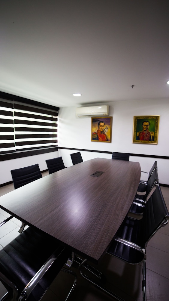 HOTEL GOLDEN PALERMO 3/50