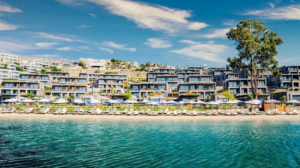 The Norm Le Chic Bodrum 72/75
