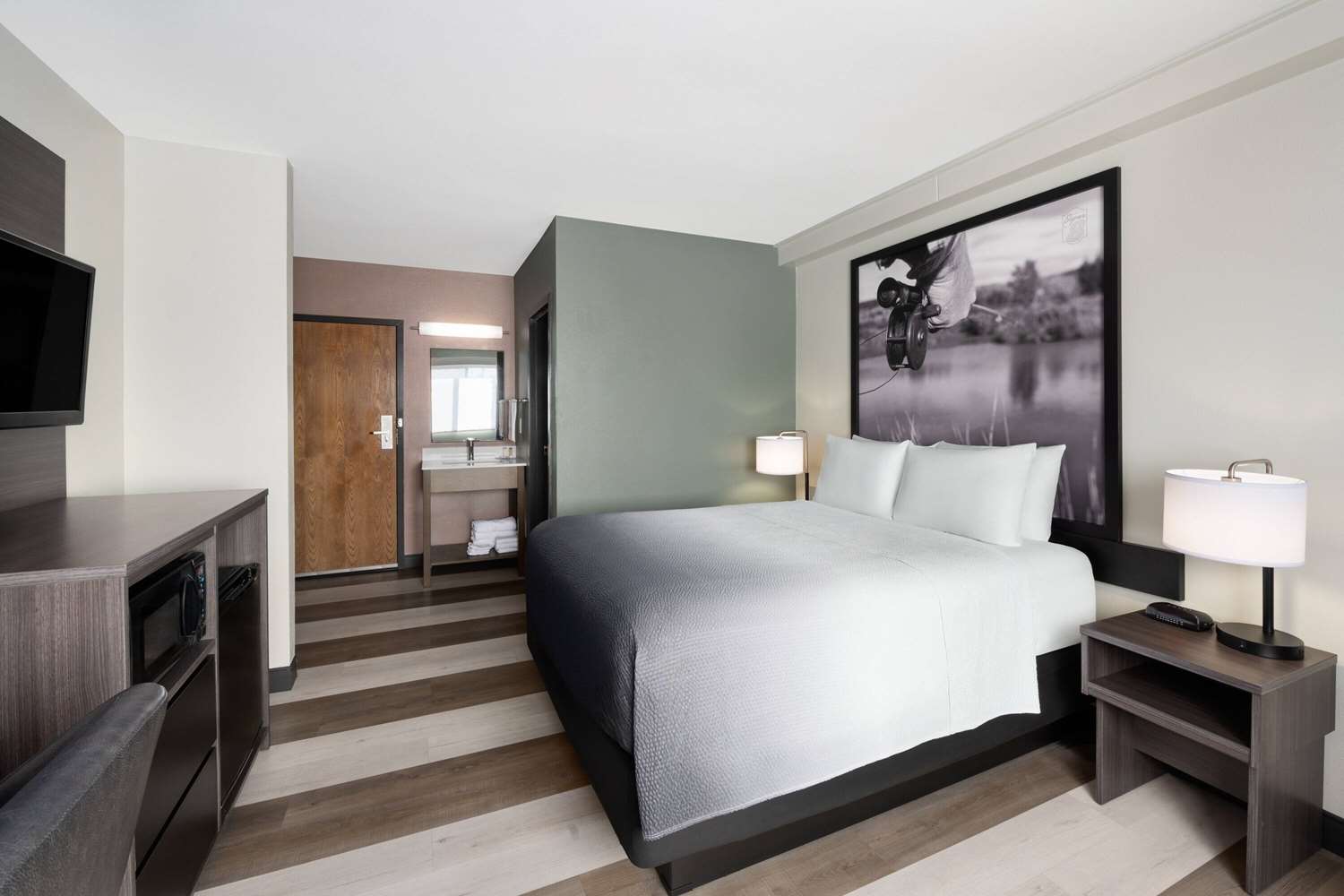 Super 8 by Wyndham Columbus MT 7/23