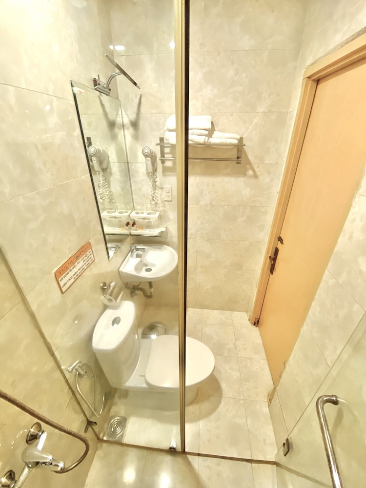 Tulip Hotel 2 28/66