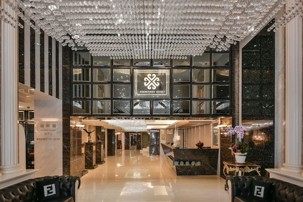 Harmonious Hotel 10/48