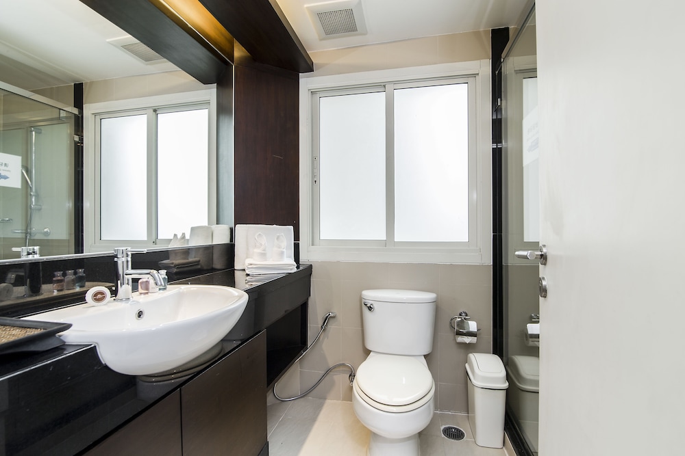 The Narathiwas Hotel and Residence Sathorn Bangkok 16/63