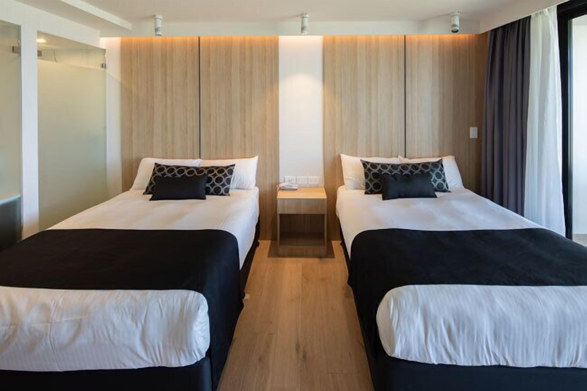 Courtyard, 2 Double Beds