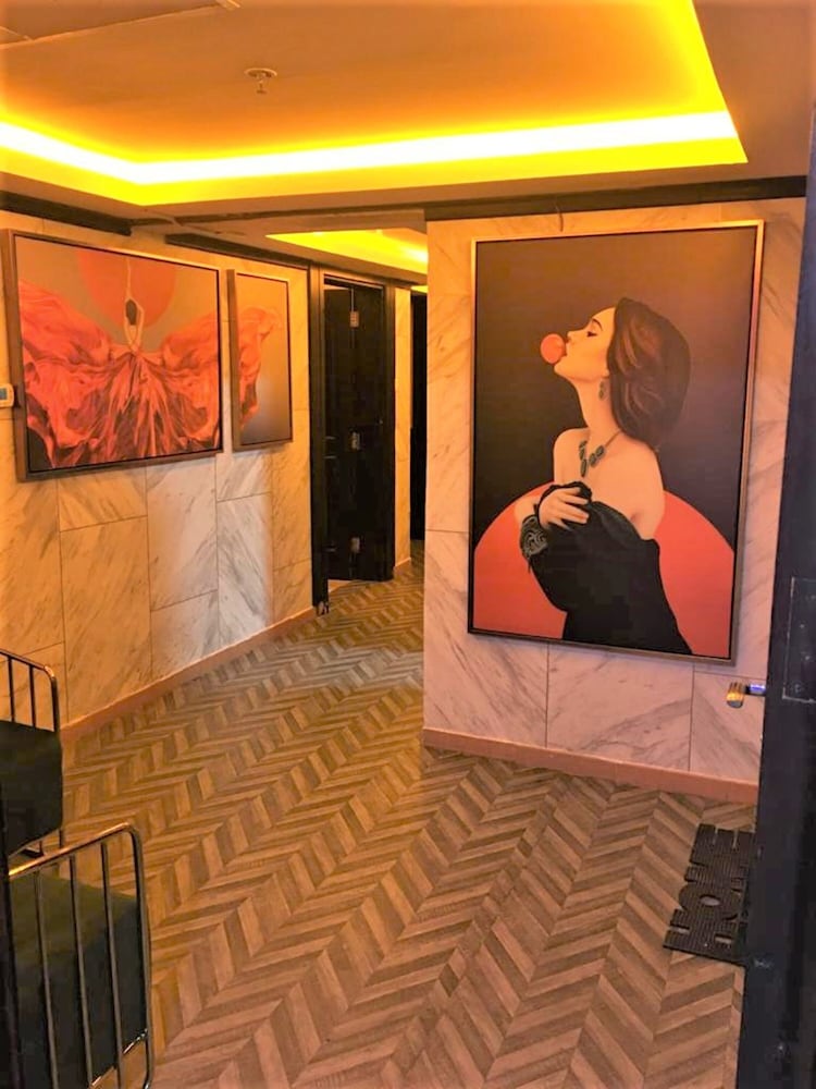 SHH Hotel 6/23