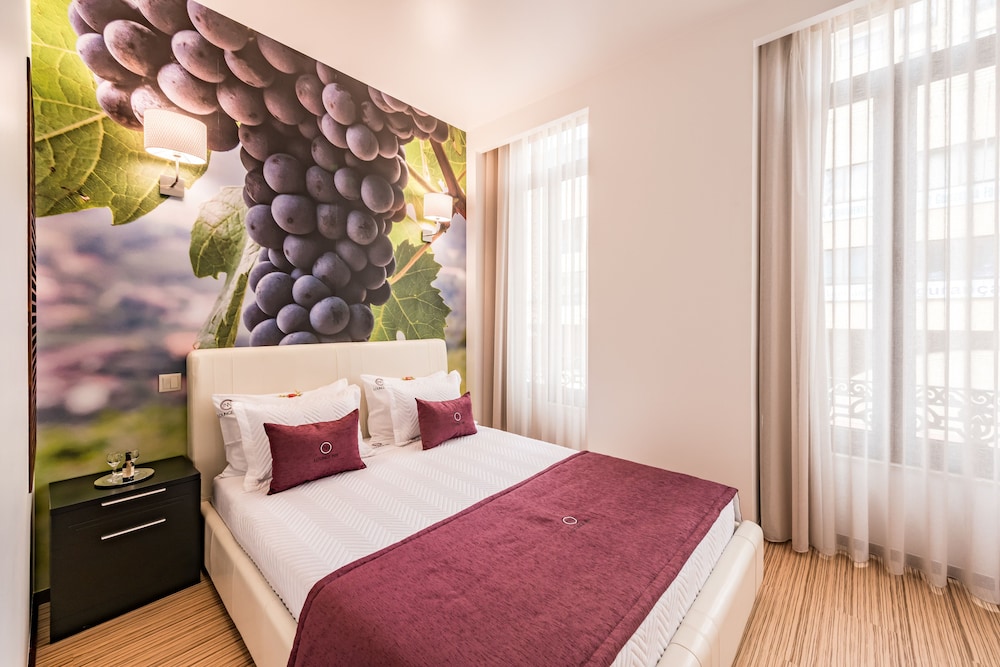 ROOM, SINGLE, ACCESSIBLE