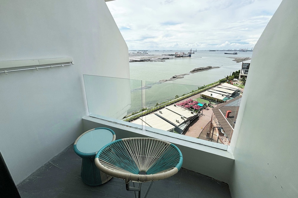 Lime Resort Manila 42/42