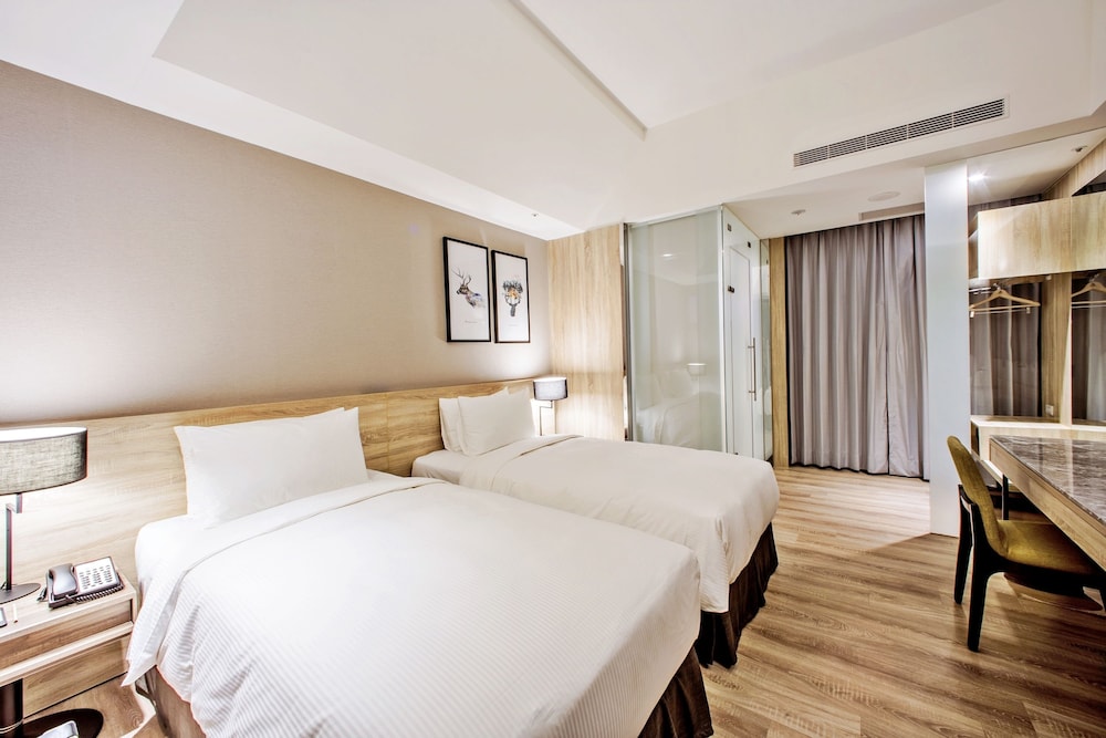 The HO Hotel 16/60