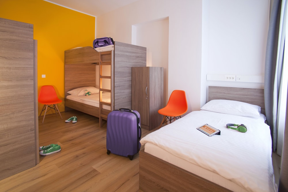 Hostel Uni 14/34