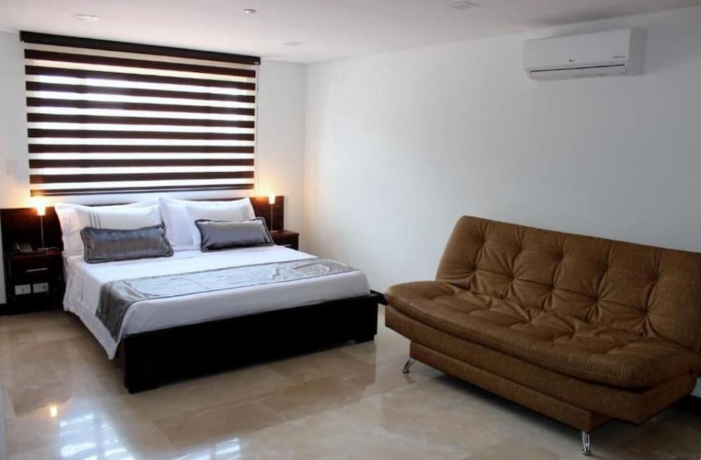Hotel Lleras Express 8/41