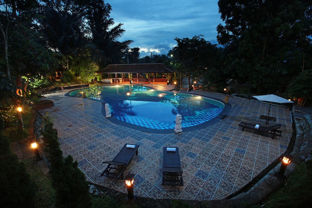 Green Tropical Village Hotel Resort 11/61