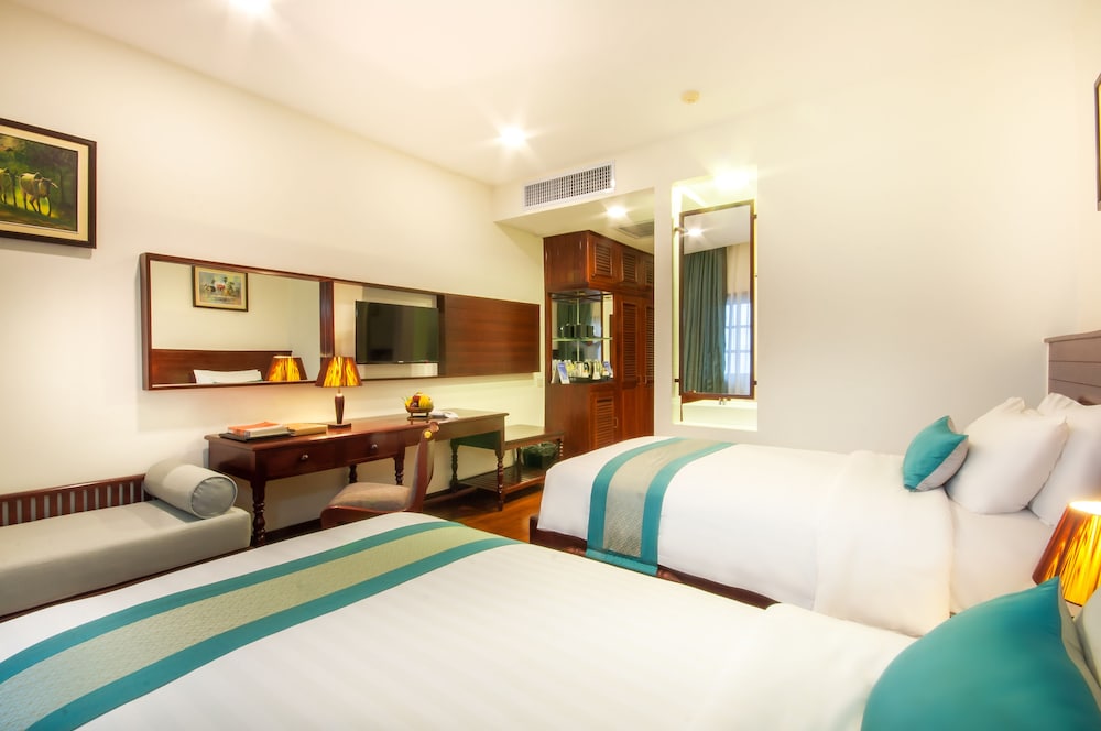 Lotus Blanc Hotel 16/71