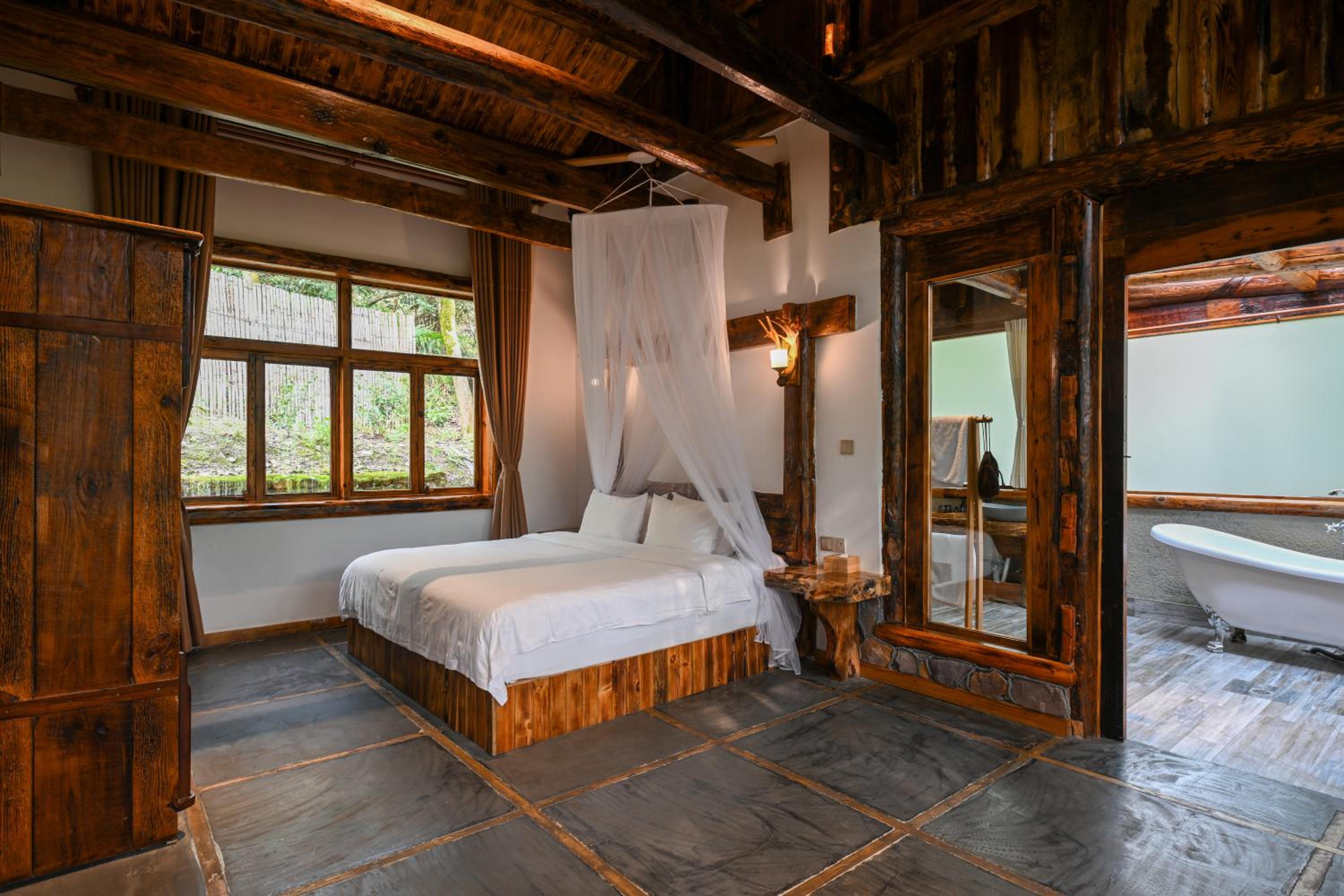 Bamboo, Villa