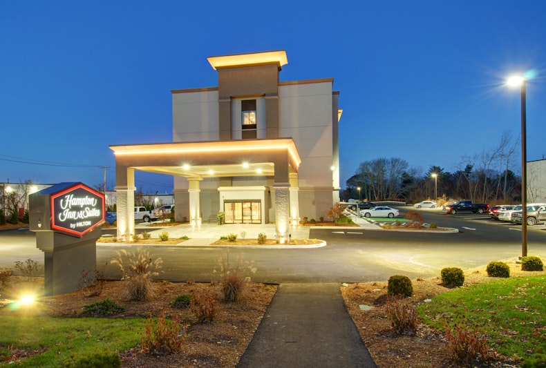 Hampton Inn Suites Boston Stoughton 1/41