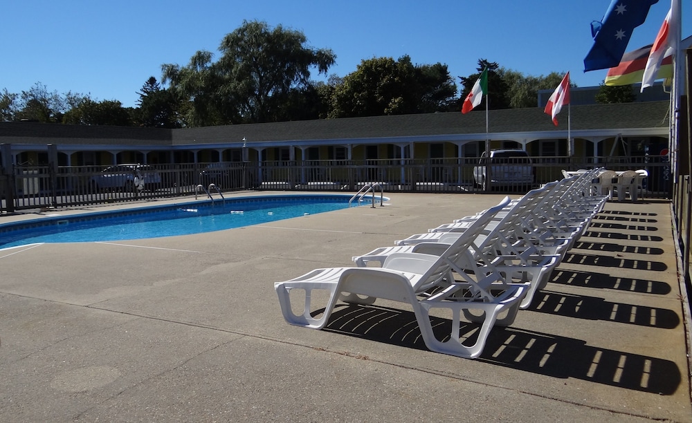 Jonathan Edwards Motel 18/65