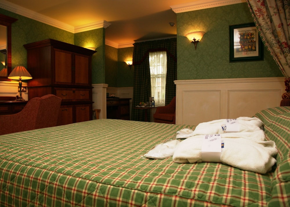 Marygreen Manor 26/66