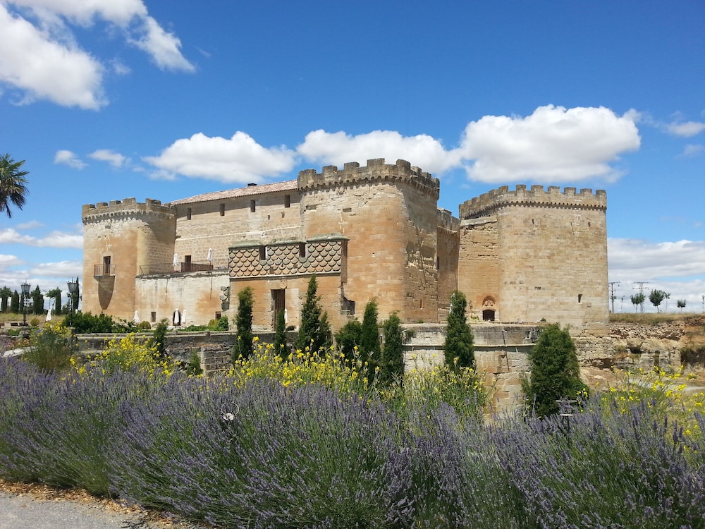 Posada Real Castillo Del Buen Amor 56/65