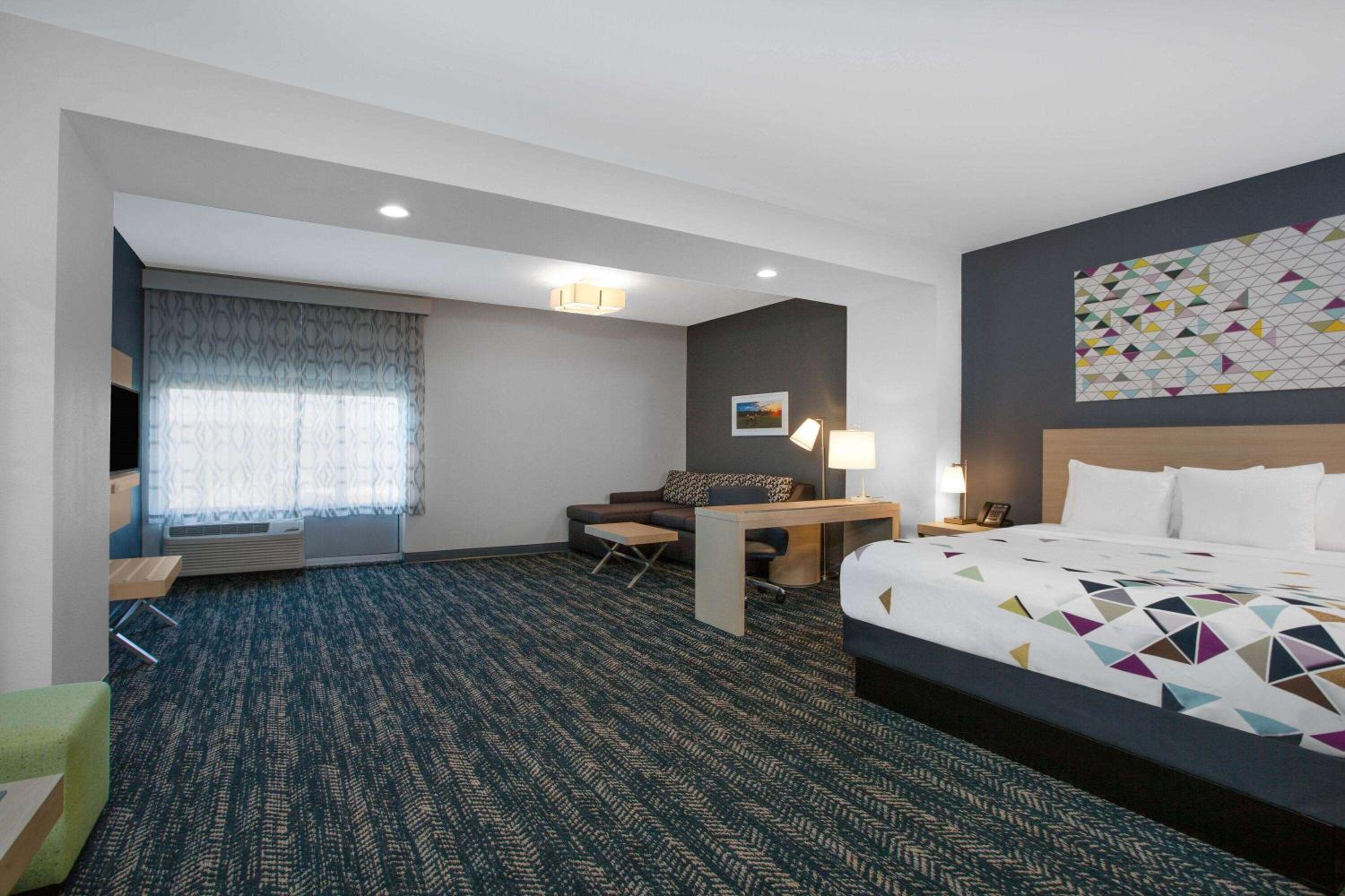 Deluxe, Studio, Suite, King Bed, Sofa