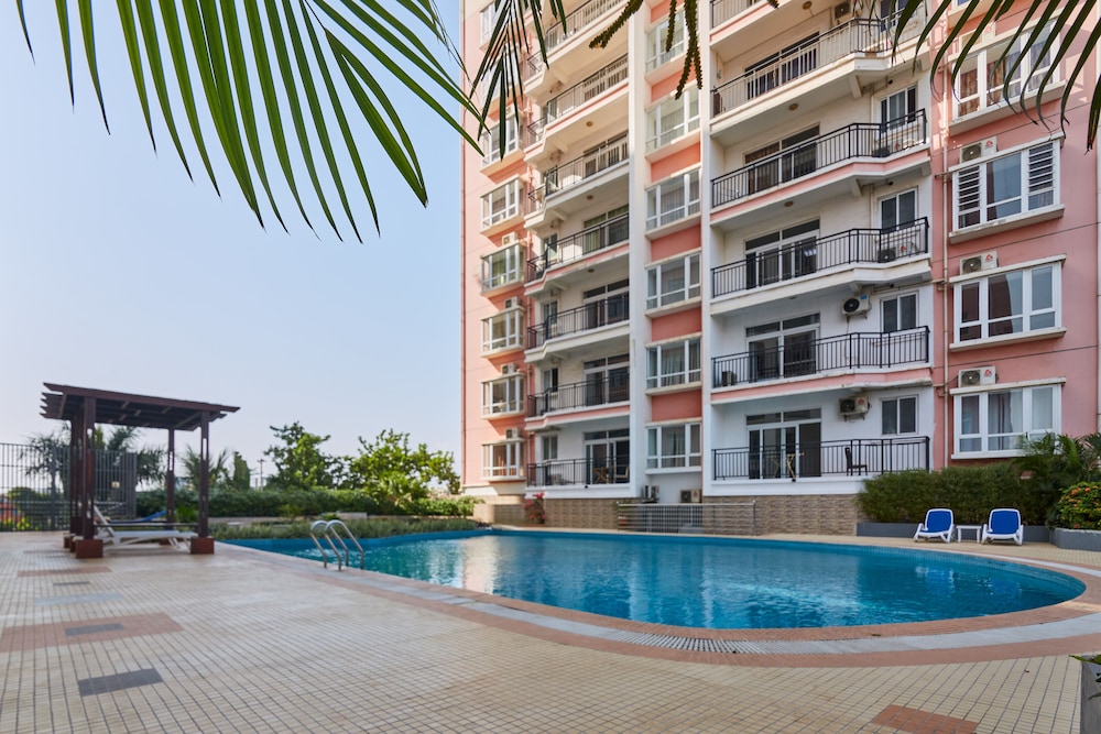 Chateau Towers Hotel Apartment 4/33