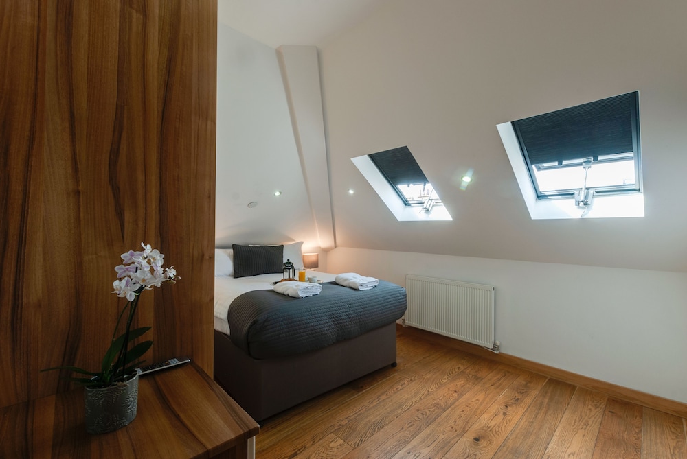 Base Serviced Apartments - Sir Thomas Street 20/57