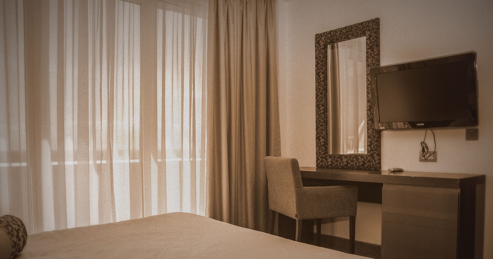 Iaki Hotel 37/50