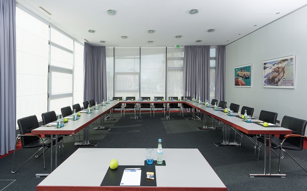 Hotel Wolfsburg Centrum, Affiliated by Melia 53/60