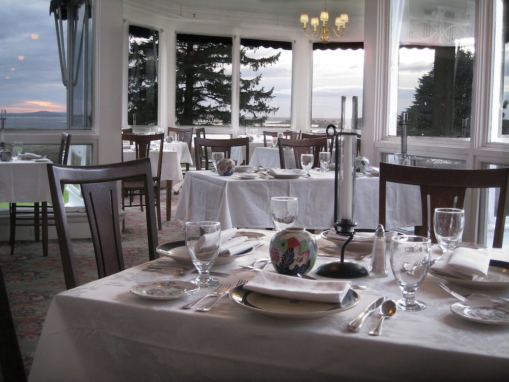 The Colony Hotel 28/49