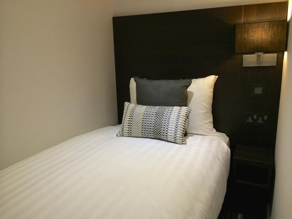 The W14 Kensington 19/30