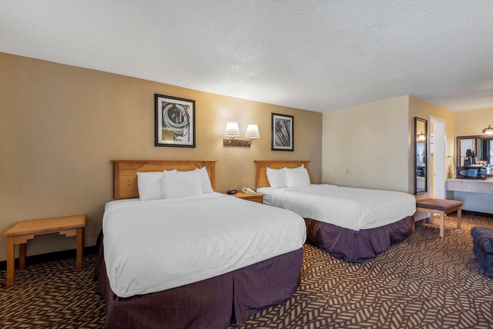 Turquoise Inn and Suites Cortez near Mesa Verde 14/42