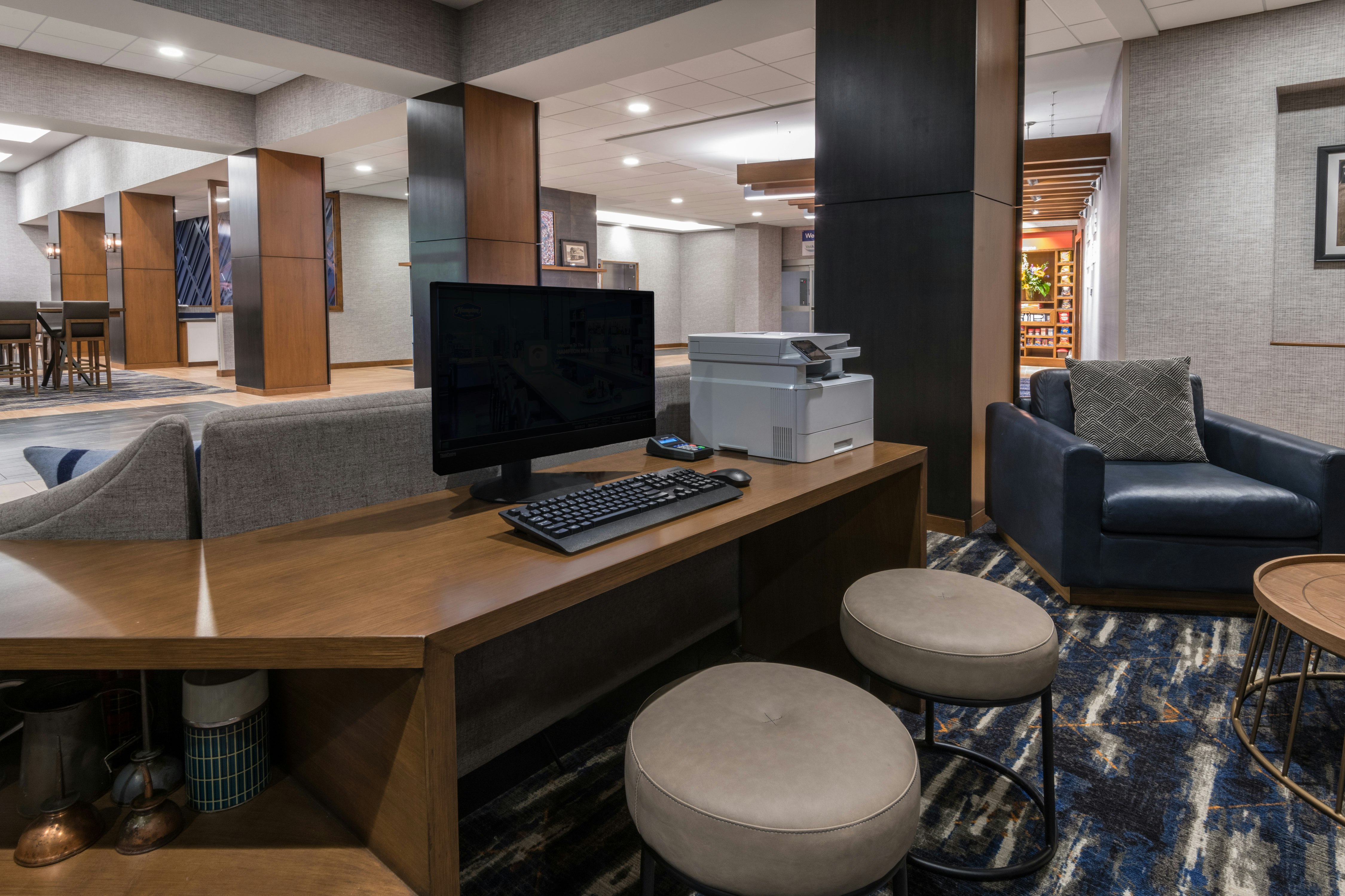Hampton Inn and Suites Fort Wayne Downtown 47/53