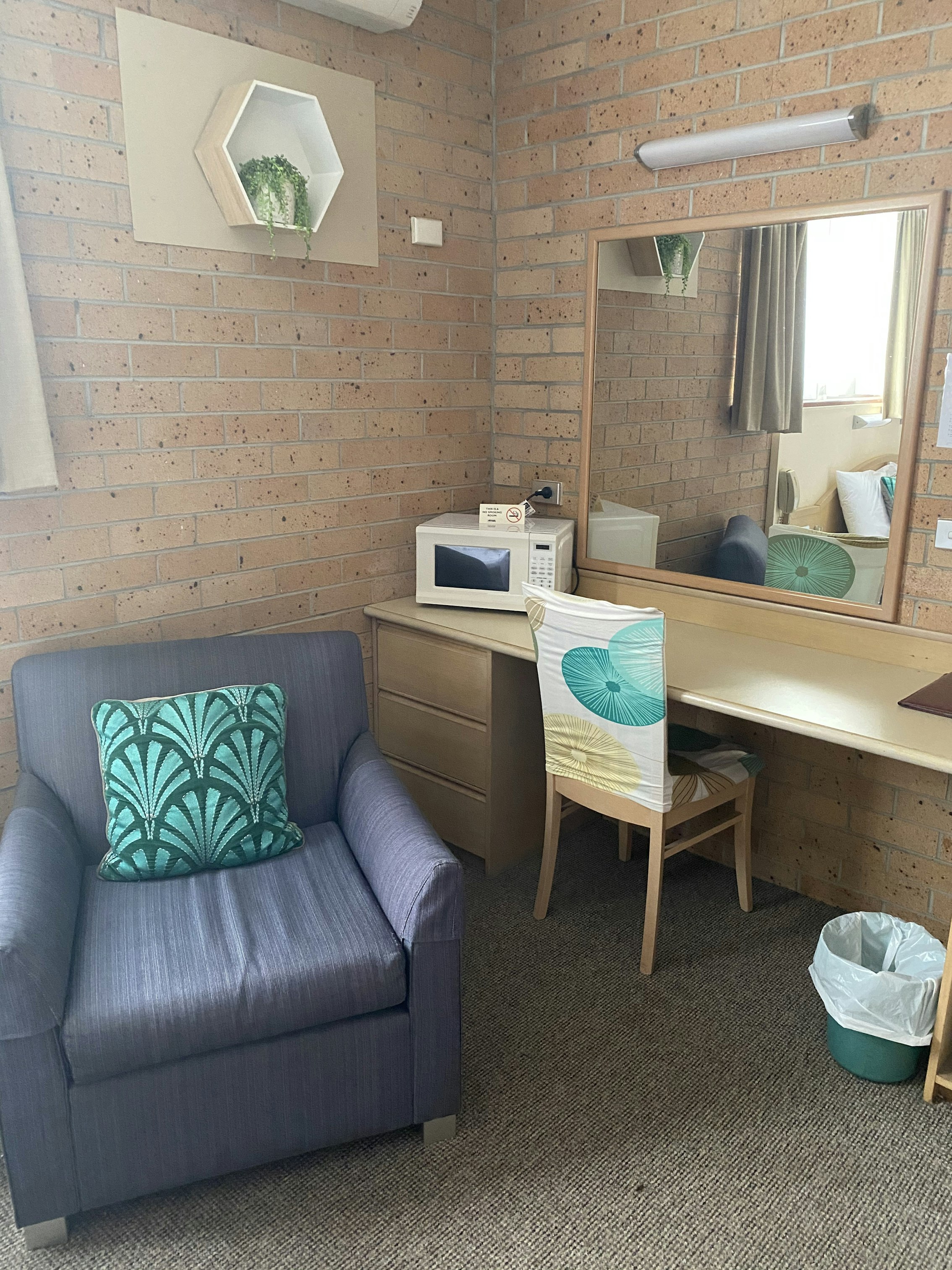 MARRIOTT PARK MOTEL 13/16