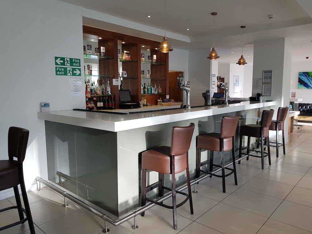 Holiday Inn Express Wakefield 32/48