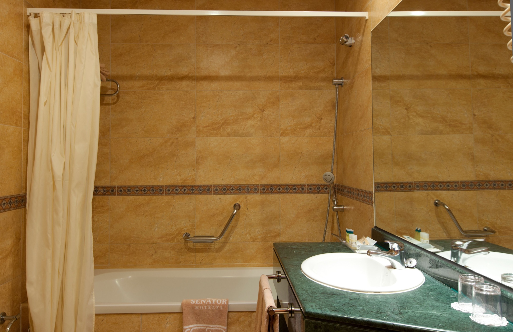 غرفة سوبيريور بسريرين مزدوجين، Senator Cadiz Spa Hotel 10/10