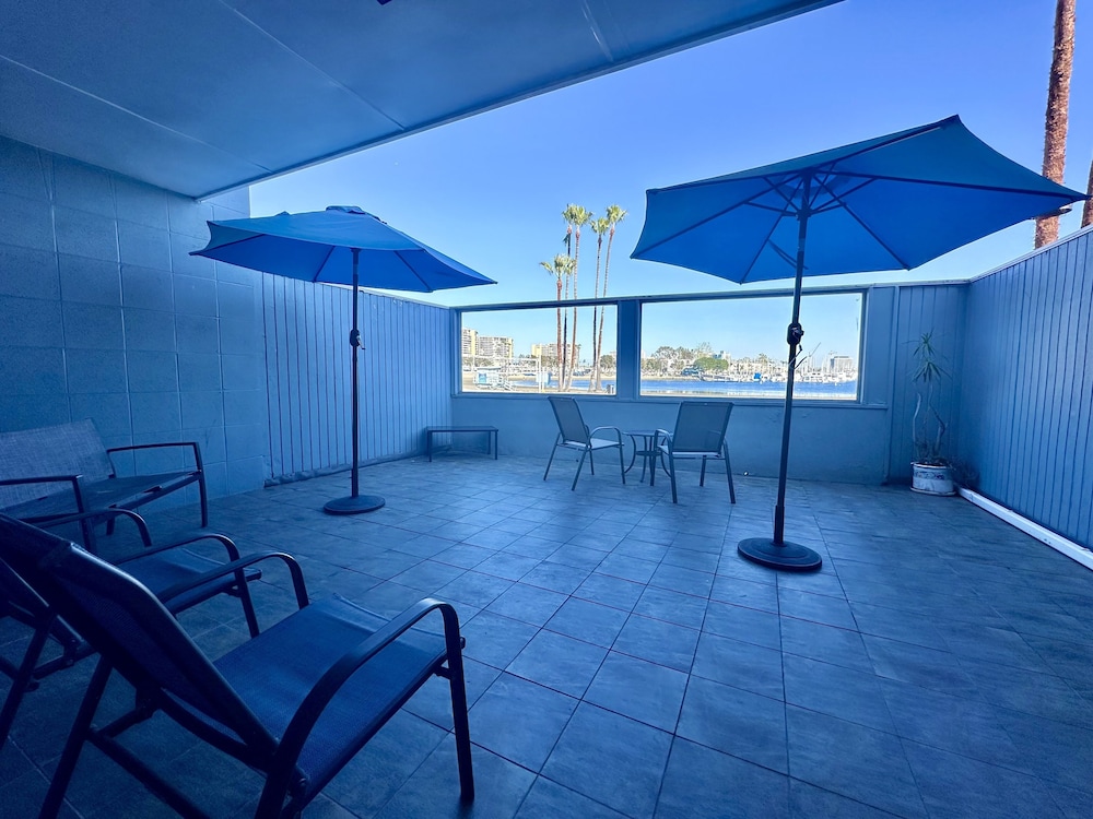 Foghorn Harbor Inn 22/55