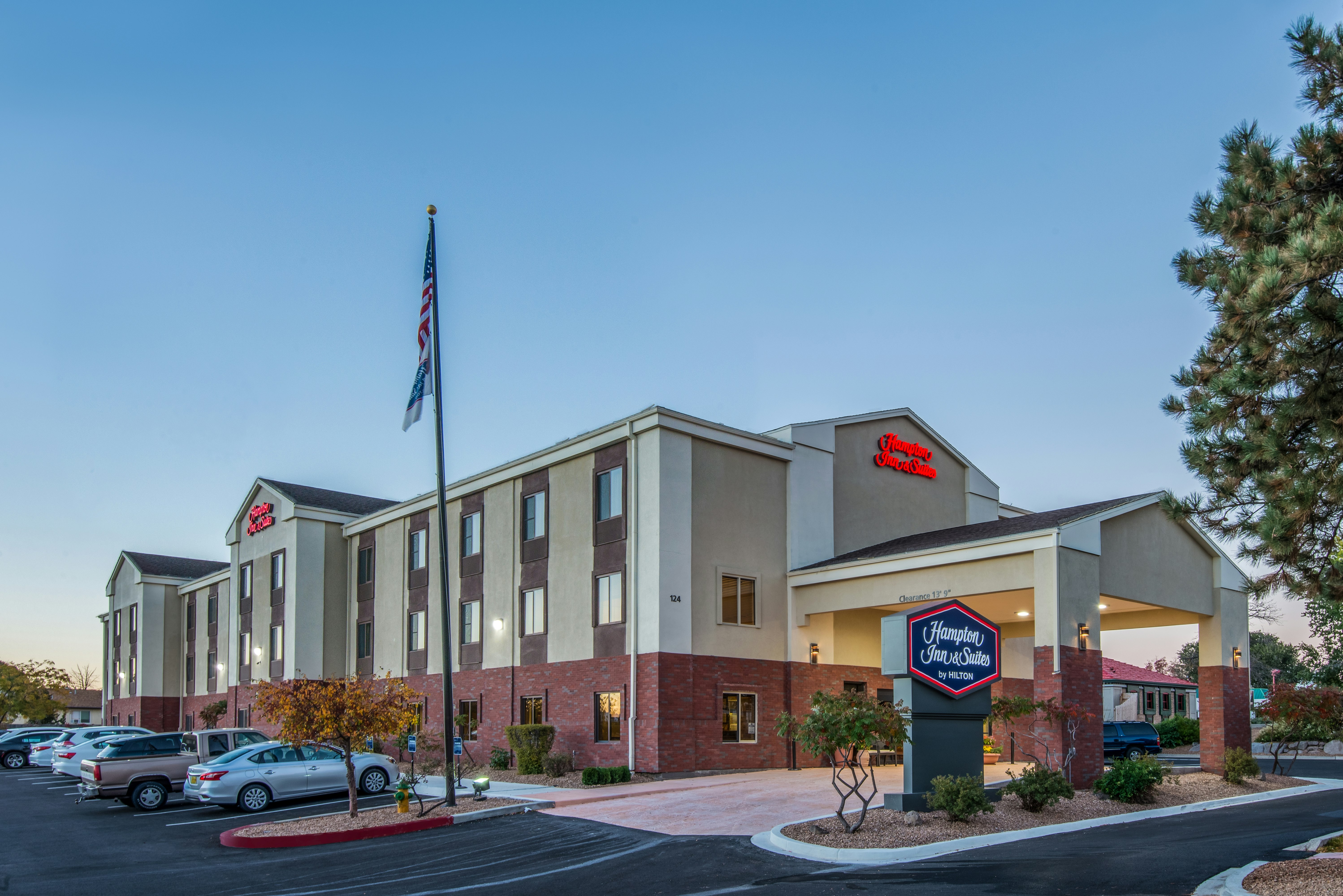 Hampton Inn & Suites by Hilton Los Alamos White Rock 25/26