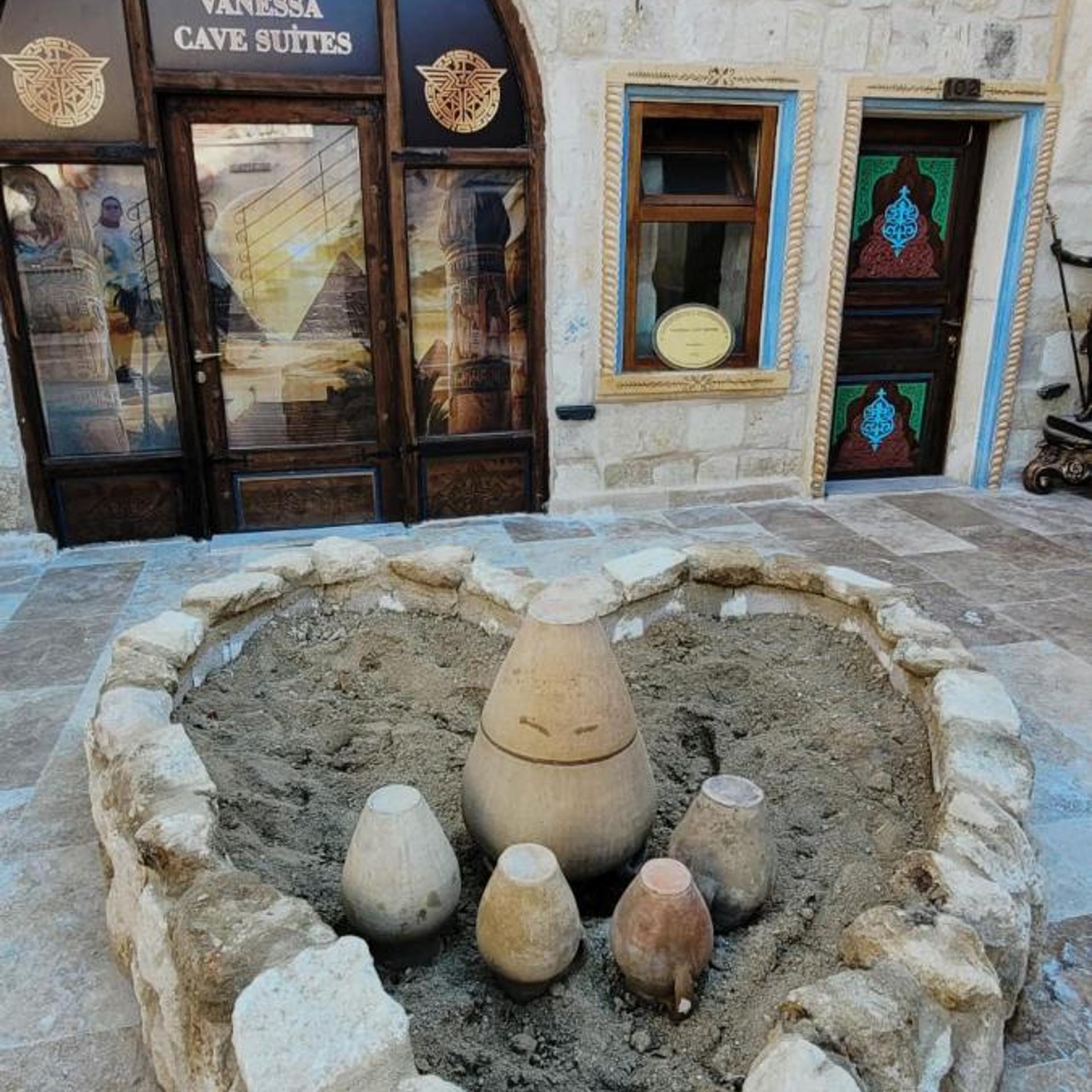 Vanessa Cave House 24/49